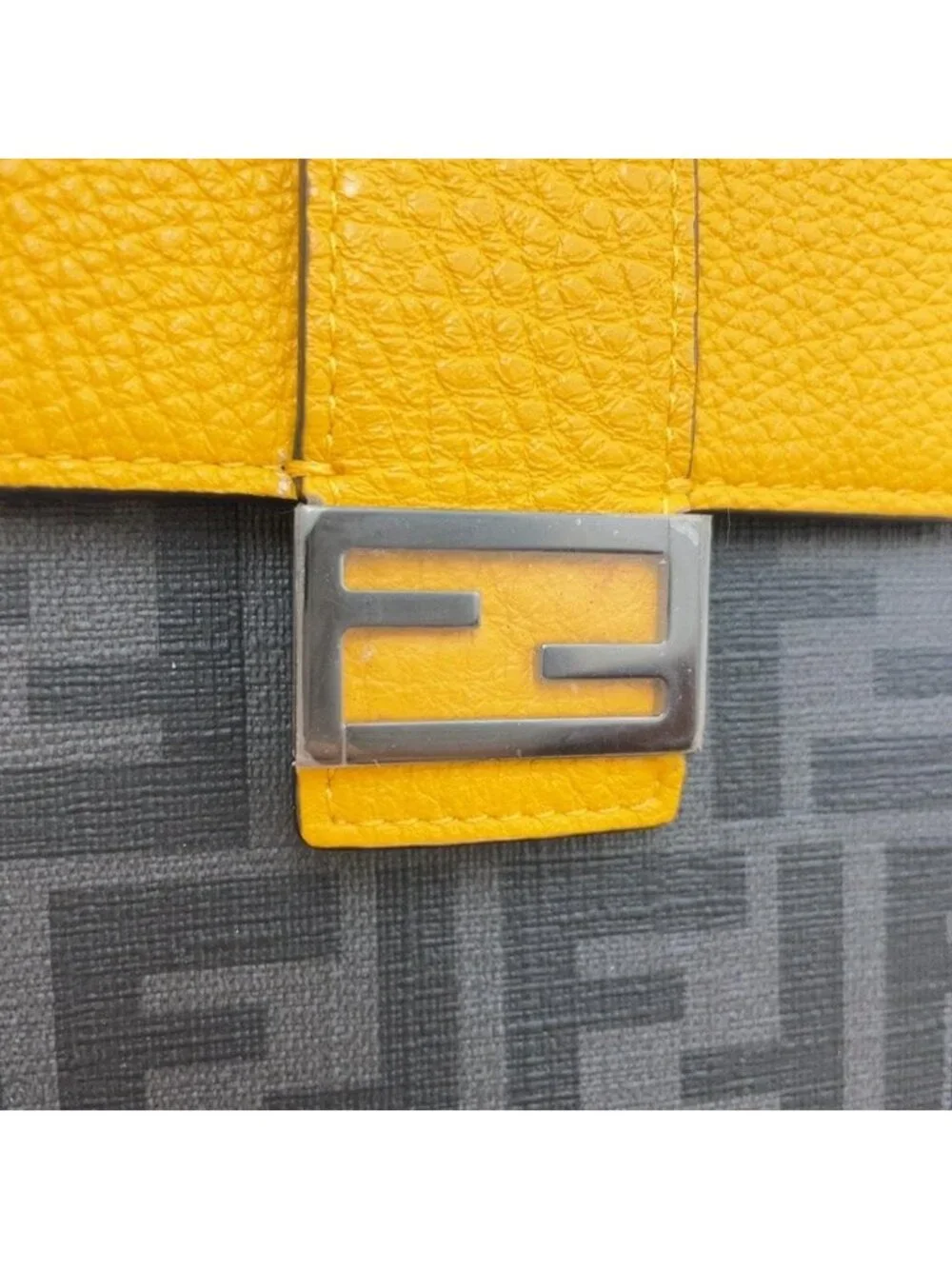 Fendi Zucca Shoulder Bag Smartphone Pouch